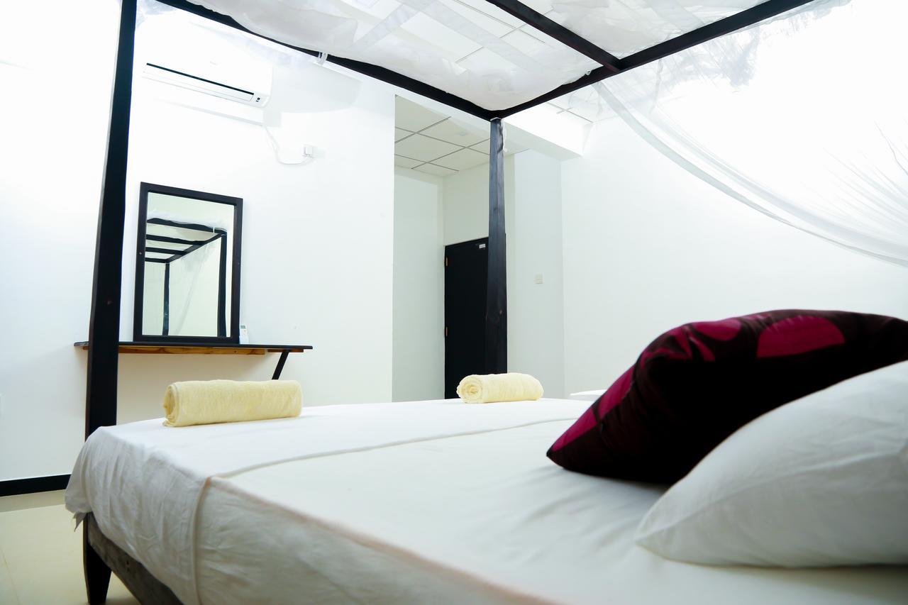 Anila Beach Inn แทนกาลเล ภายนอก รูปภาพ