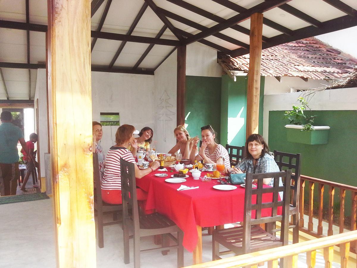 Anila Beach Inn แทนกาลเล ภายนอก รูปภาพ